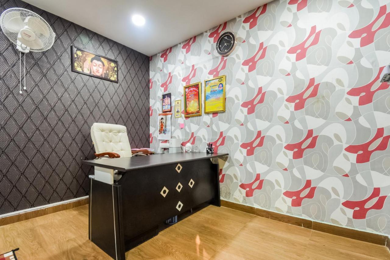 OYO48557 Dt愉悦酒店 布巴内什瓦尔 外观 照片